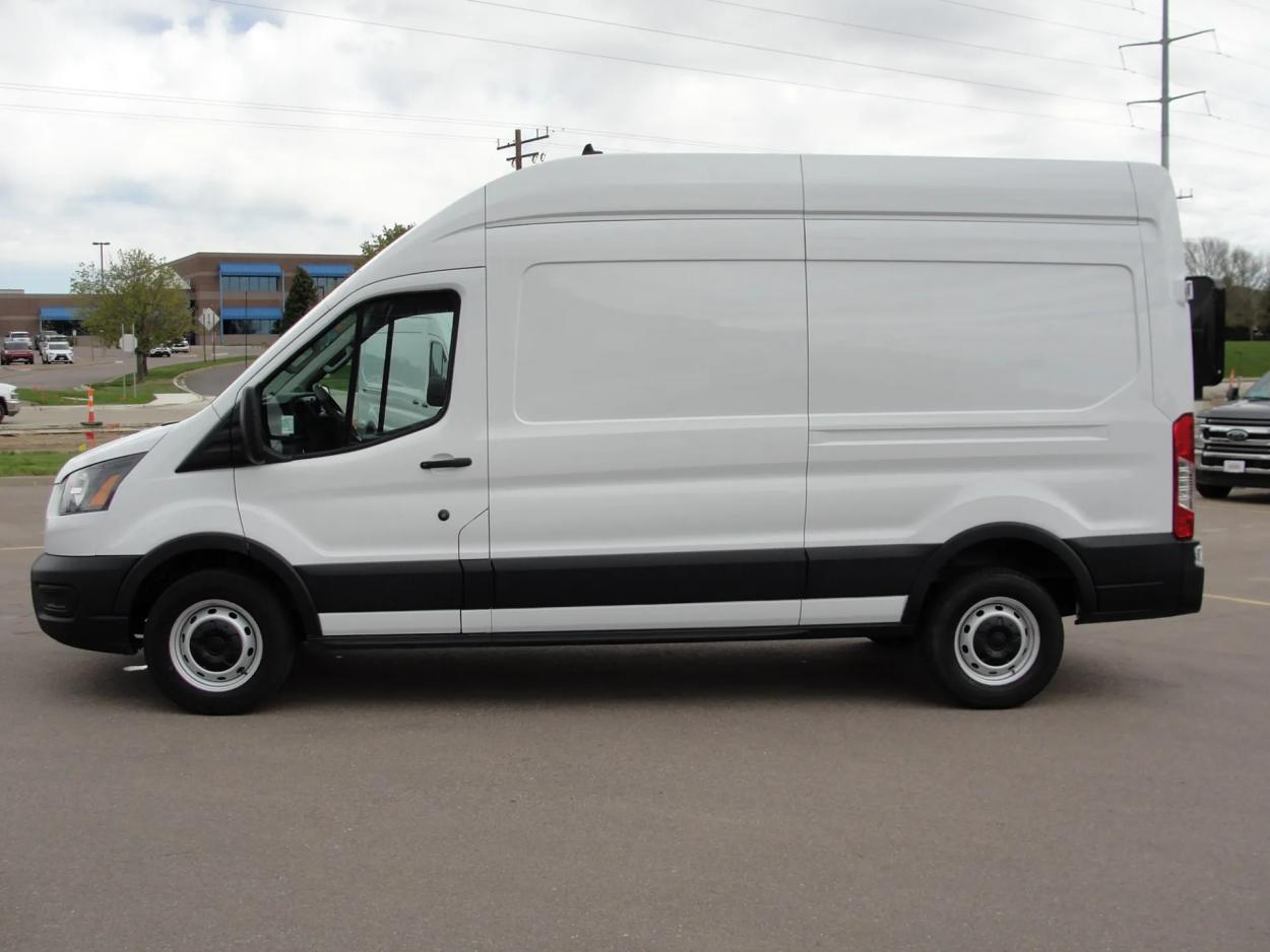 2022 Ford Transit | Photo 2 of 16