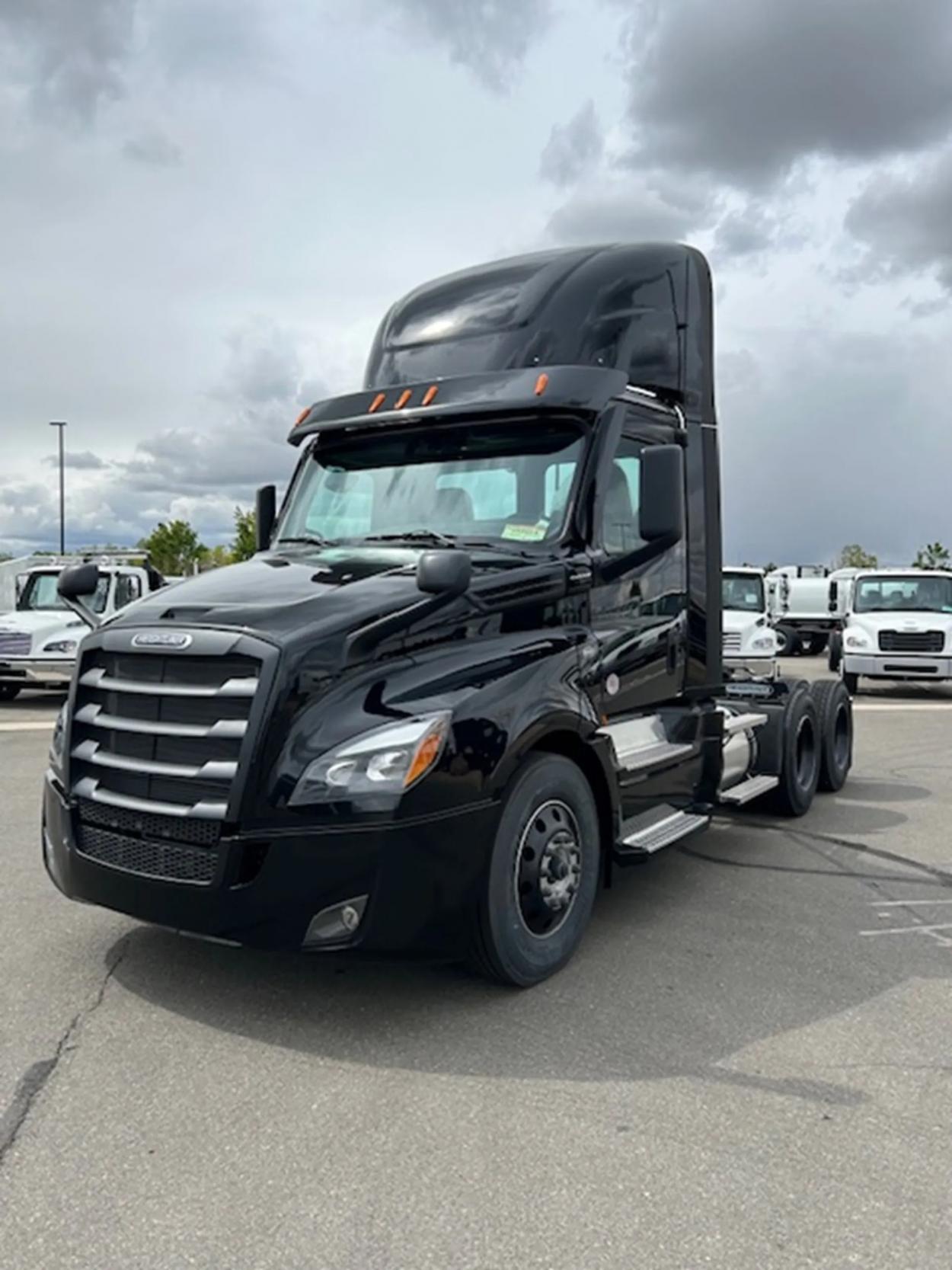 2024 Freightliner Cascadia 126 | Photo 1 of 15