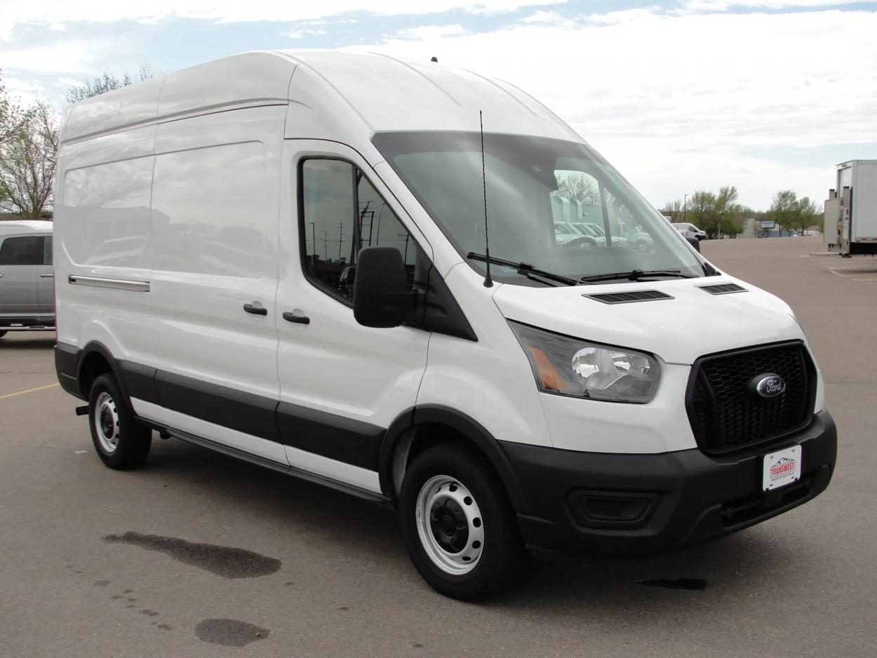 2022 Ford Transit | Photo 7 of 16