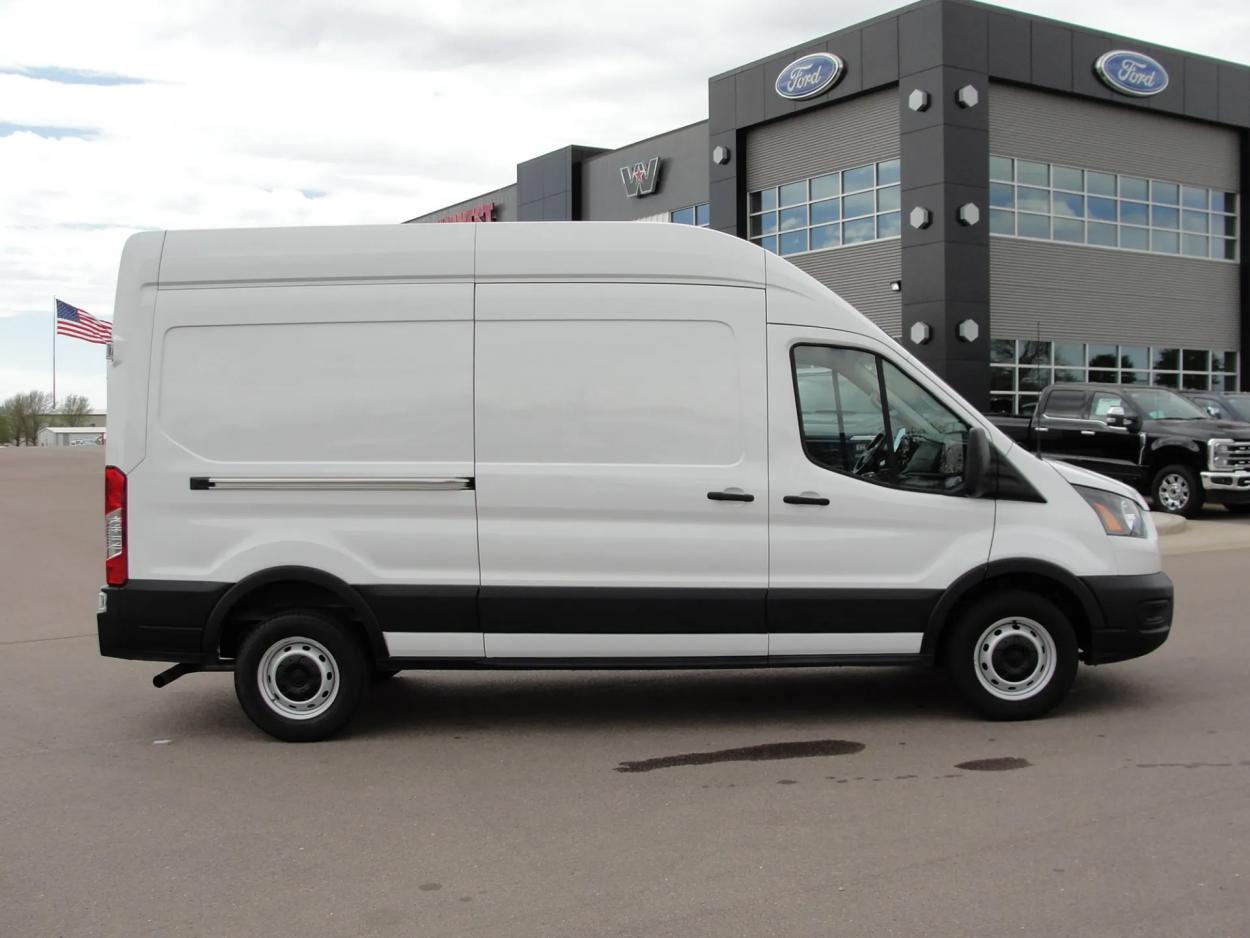 2022 Ford Transit | Photo 6 of 16