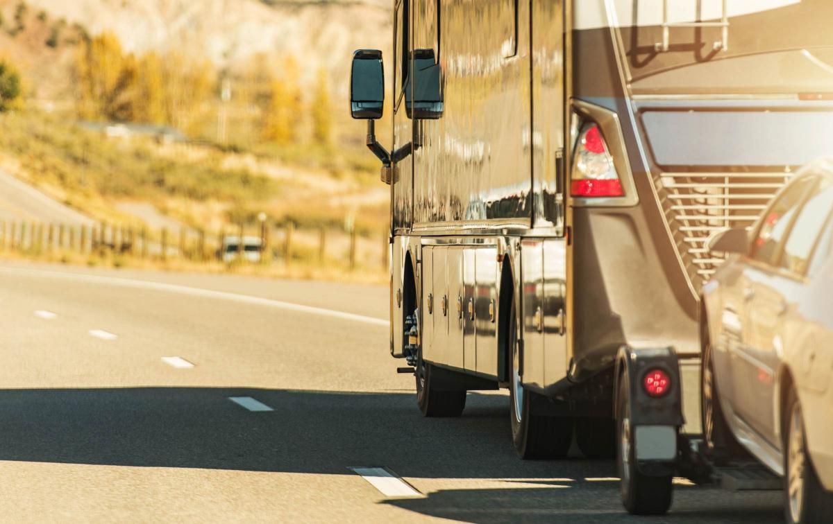 4 Steps to Safely Tow Your Car Behind Your RV