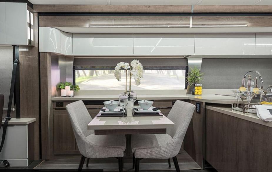 Interior dinette inside Winnebago Horizon