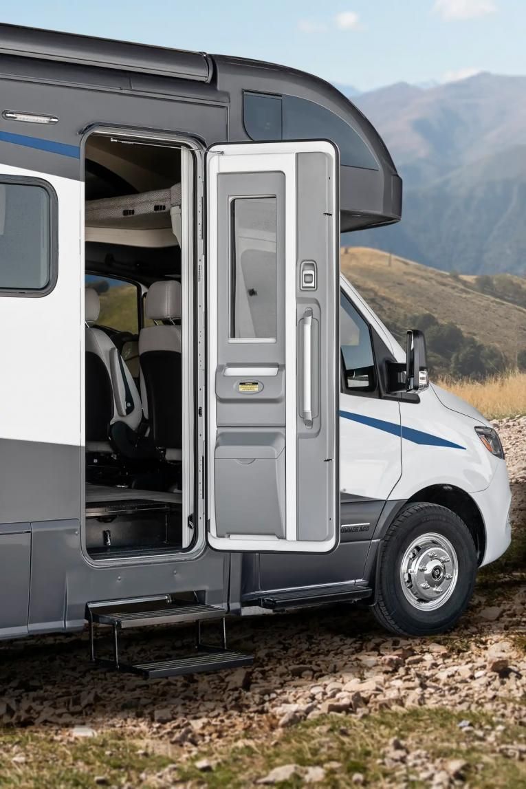 2023 Winnebago Navion