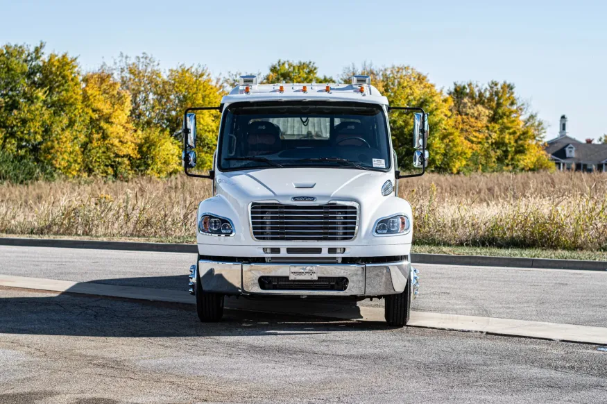 2023 Freightliner M2 106 Western Hauler | Photo 5 of 25