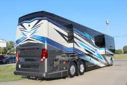 2025 Emerald Prevost H3-45 | Thumbnail Photo 25 of 34