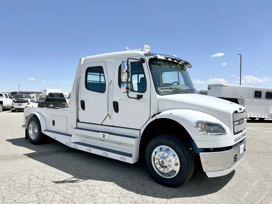 2024 Freightliner M2 106 Summit Hauler | Photo 25 of 26