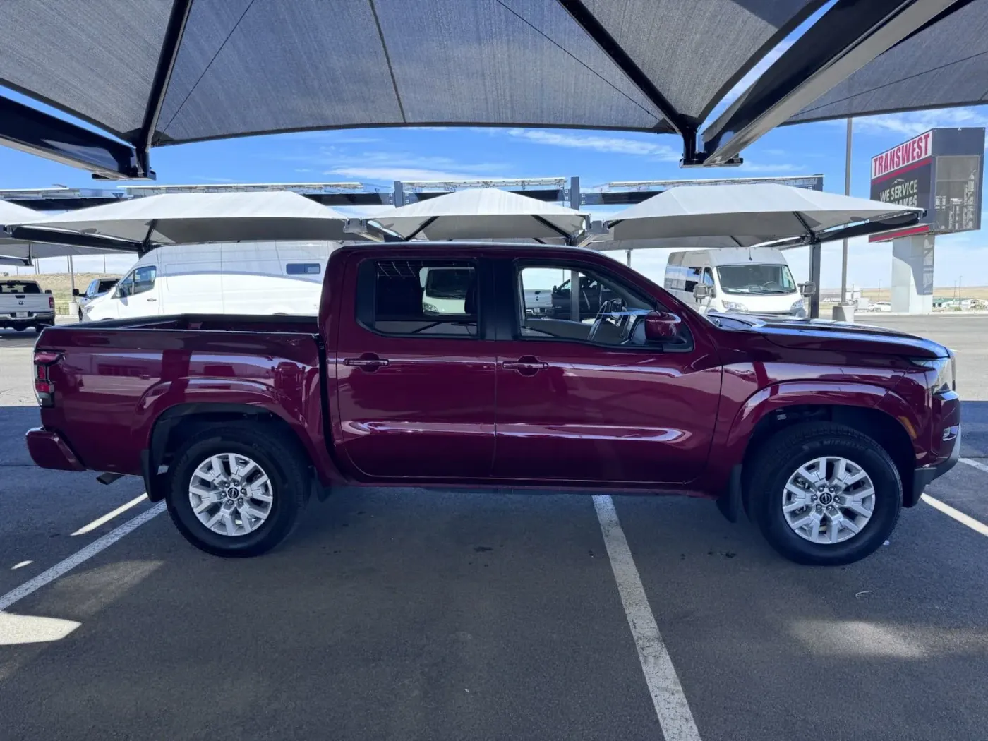 2023 Nissan Frontier SV | Photo 5 of 17