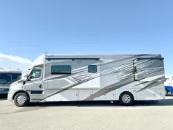 2025 Renegade Explorer 38EMB | Thumbnail Photo 21 of 28