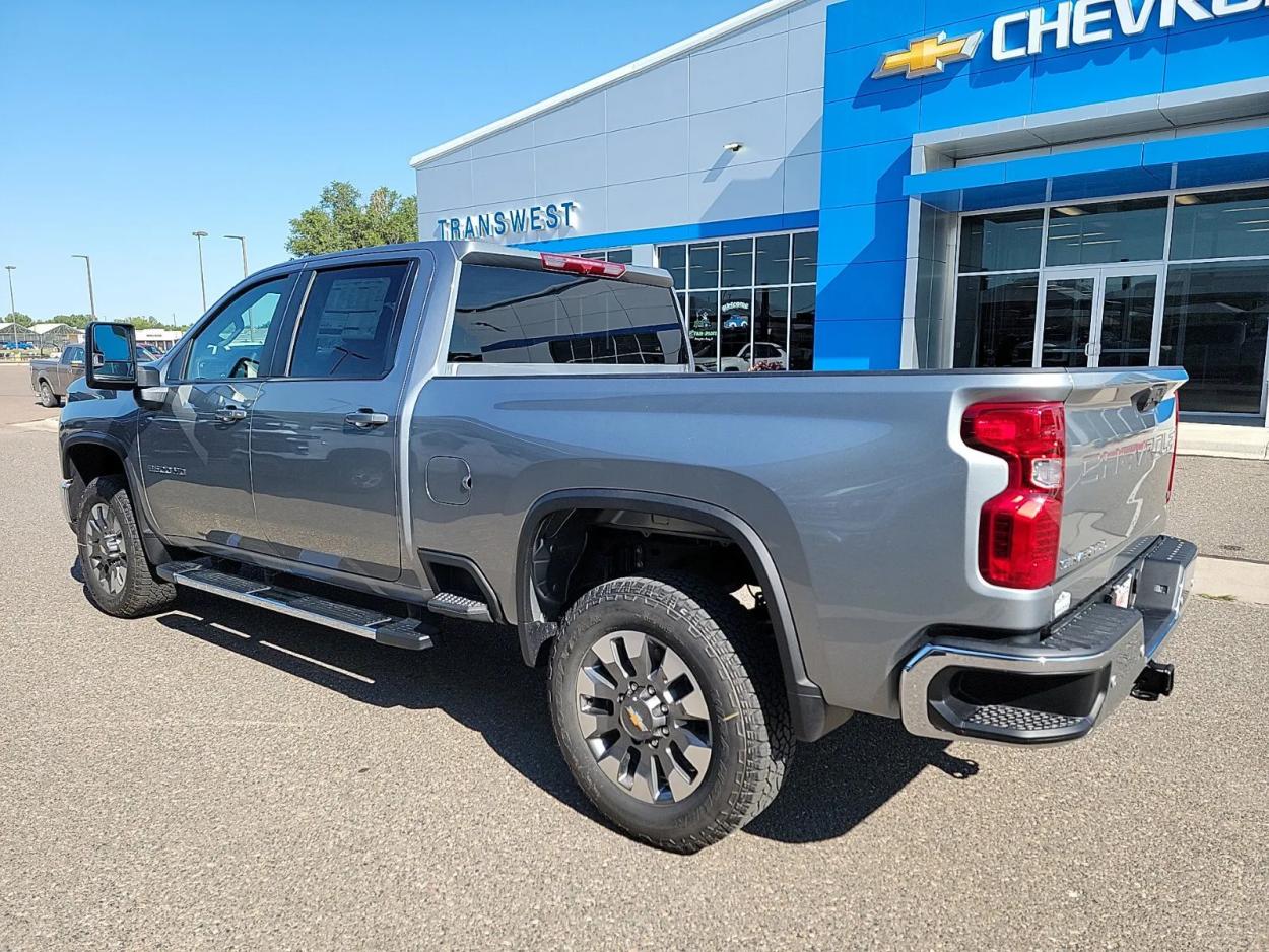 2024 Chevrolet Silverado 2500HD LT | Photo 2 of 19