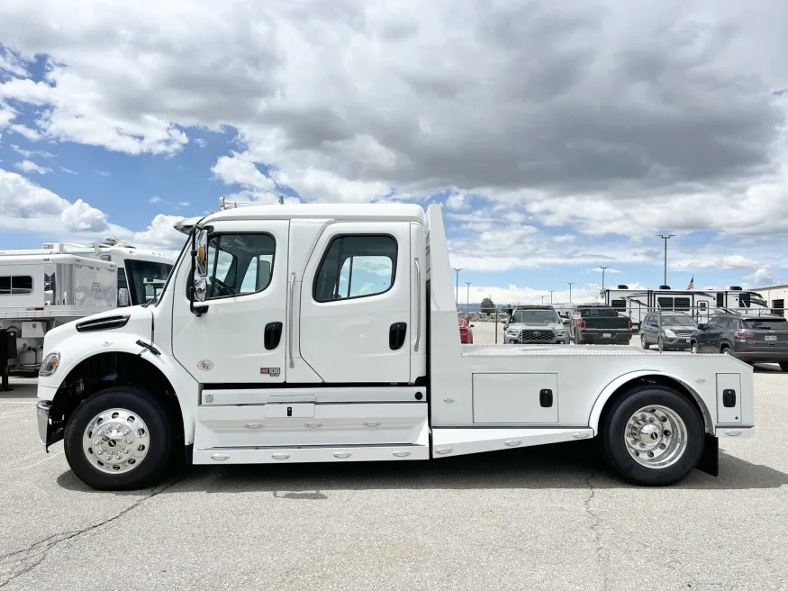 2024 Freightliner M2 106 Plus Summit Hauler | Photo 3 of 26