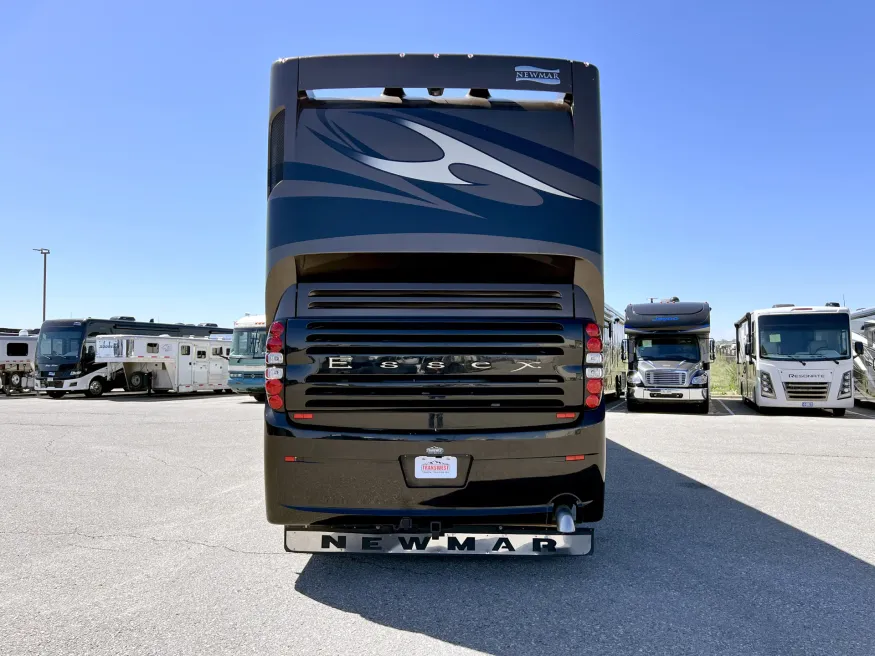 2015 Newmar Essex 4503 | Photo 26 of 29