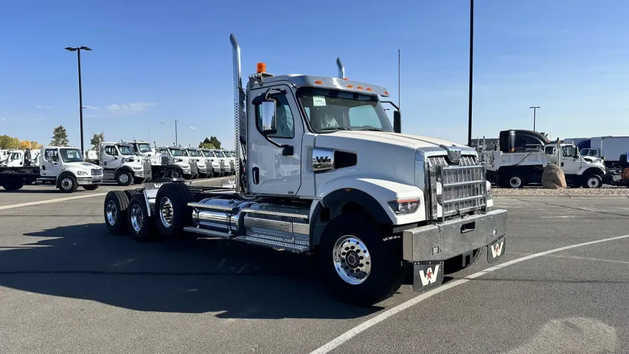 2025 Western Star 49X | Photo 3 of 15