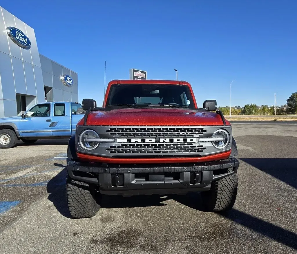 2024 Ford Bronco | Photo 2 of 28