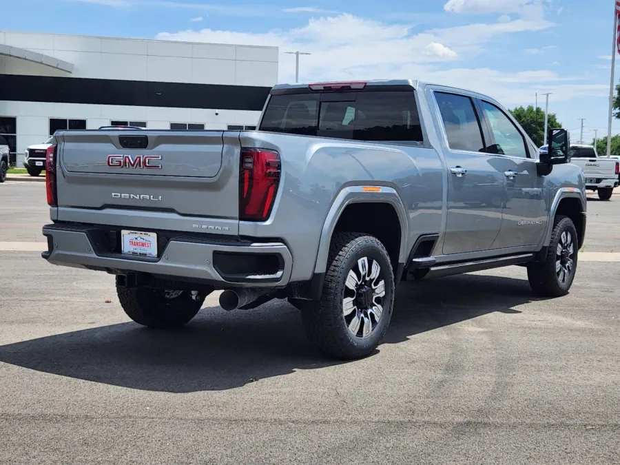 2024 GMC Sierra 3500HD Denali | Photo 2 of 26