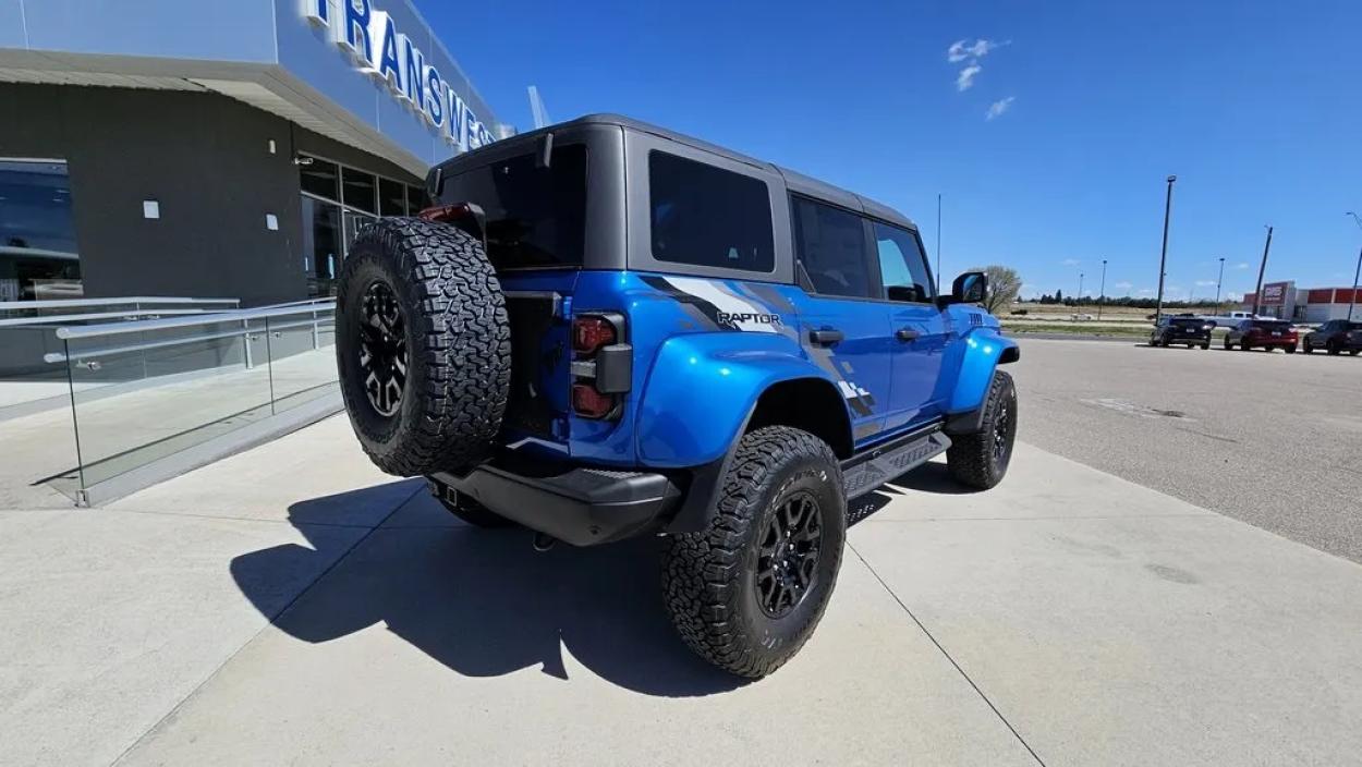 2024 Ford Bronco | Photo 5 of 31