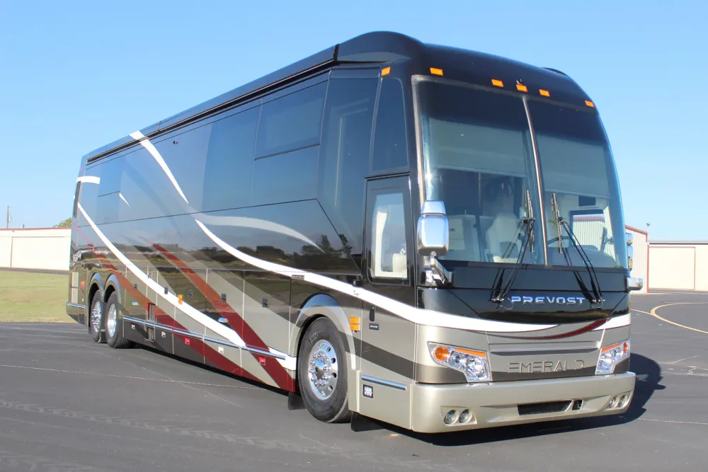 2023 Emerald Prevost H3-45