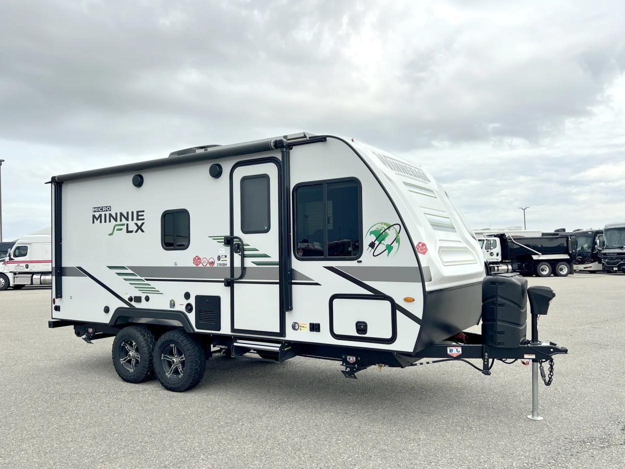 2022 Winnebago Micro Minnie 2100BH 