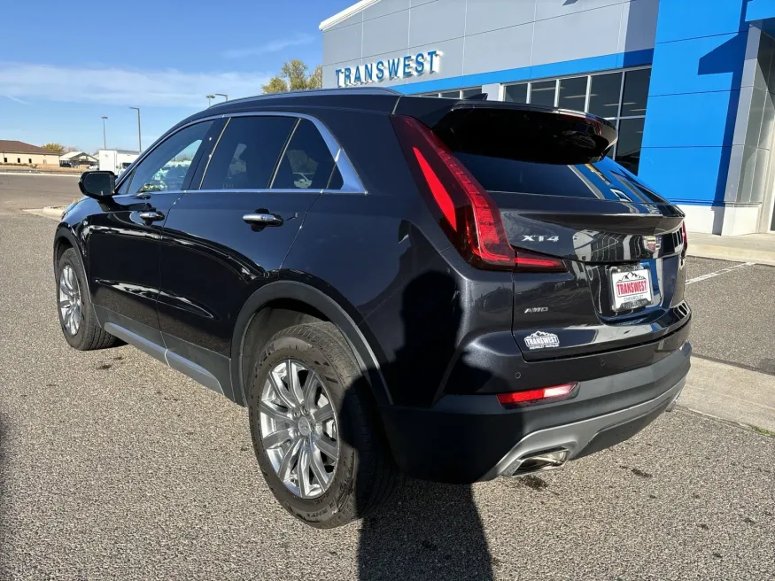 2023 Cadillac XT4 AWD Premium Luxury | Photo 2 of 21