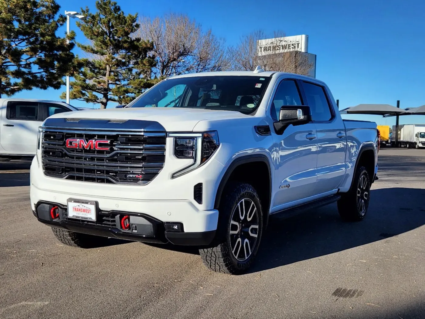 2023 GMC Sierra 1500 AT4 | Photo 3 of 31