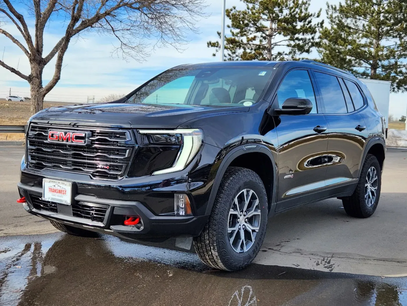 2025 GMC Acadia AWD AT4 | Photo 3 of 31