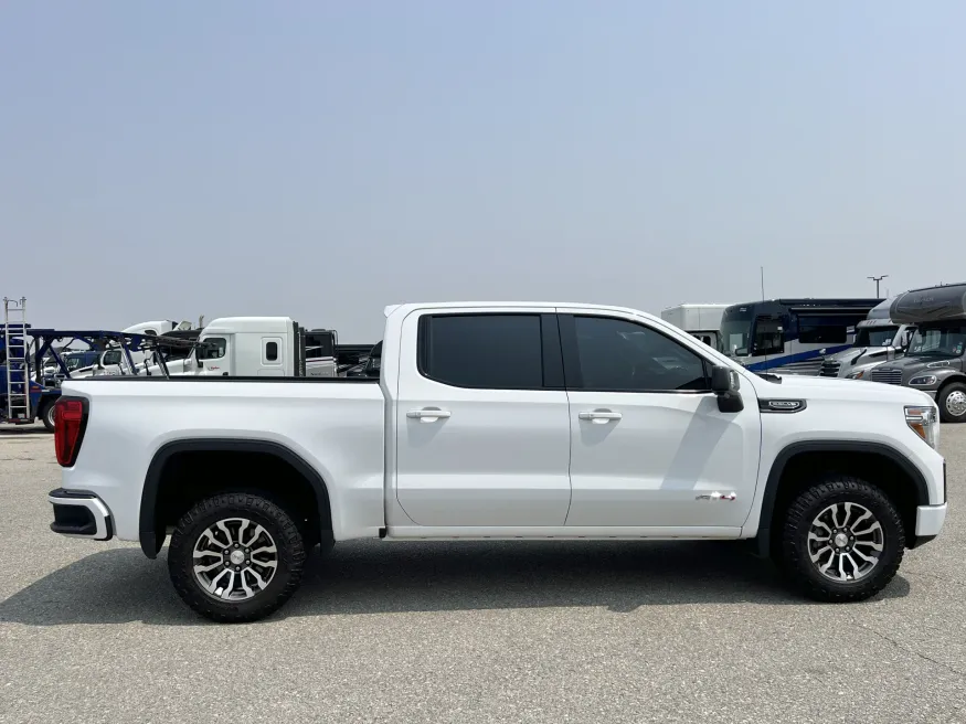 2021 GMC Sierra 1500 AT4 | Photo 16 of 24