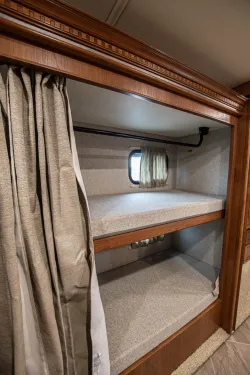 2019 Winnebago Forza 38W | Thumbnail Photo 19 of 28