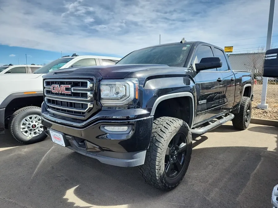 2017 GMC Sierra 1500 SLE | Photo 2 of 3