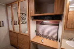 2008 Winnebago Voyage 33V | Thumbnail Photo 7 of 7