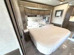 2020 Newmar Ventana 4002 | Thumbnail Photo 10 of 28