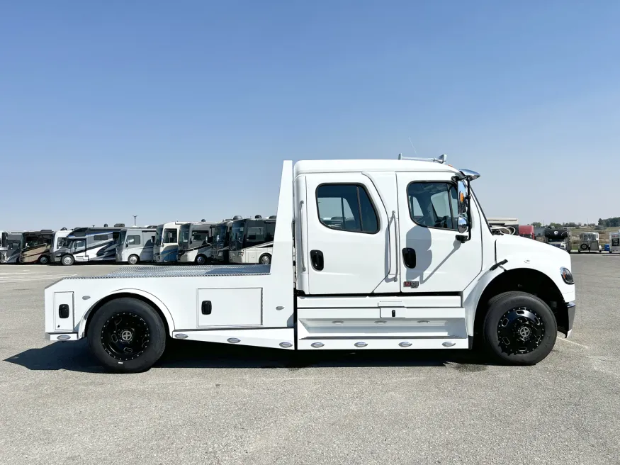 2024 Freightliner M2 106 Plus Summit Hauler | Photo 15 of 21