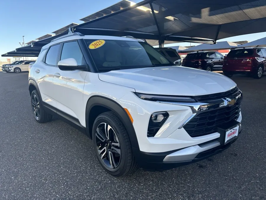 2025 Chevrolet Trailblazer LT | Photo 6 of 20