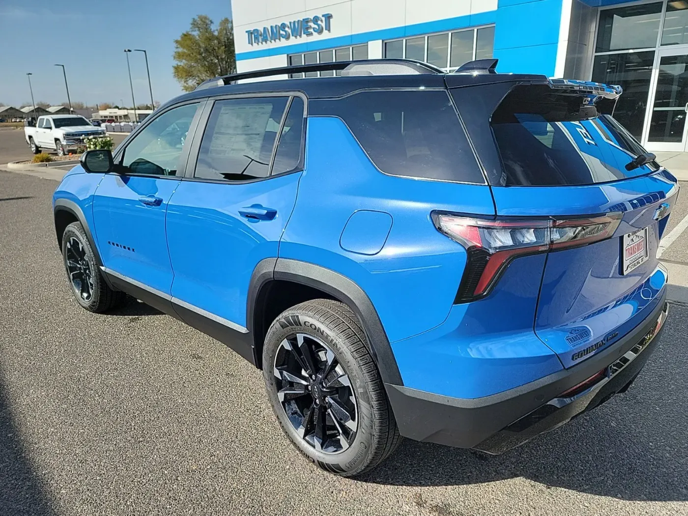 2025 Chevrolet Equinox AWD RS | Photo 2 of 21