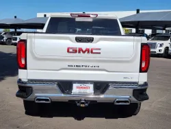 2023 GMC Sierra 1500 SLT | Thumbnail Photo 13 of 31