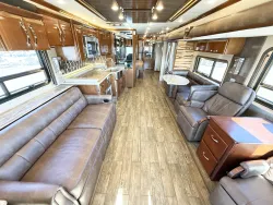 2017 Newmar King Aire 4519 | Thumbnail Photo 4 of 33