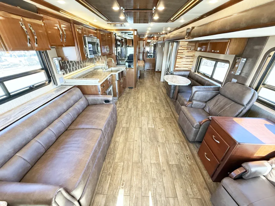 2017 Newmar King Aire 4519 | Photo 4 of 33