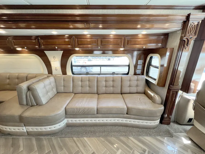 2015 Newmar Essex 4503 | Photo 9 of 29