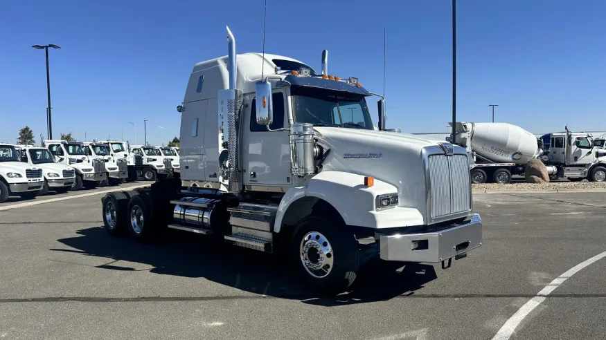 2020 Western Star 4900SA | Photo 3 of 25