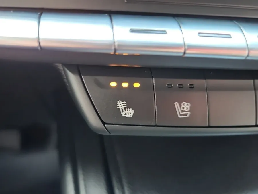 2019 Cadillac XT4 AWD Premium Luxury | Photo 27 of 30