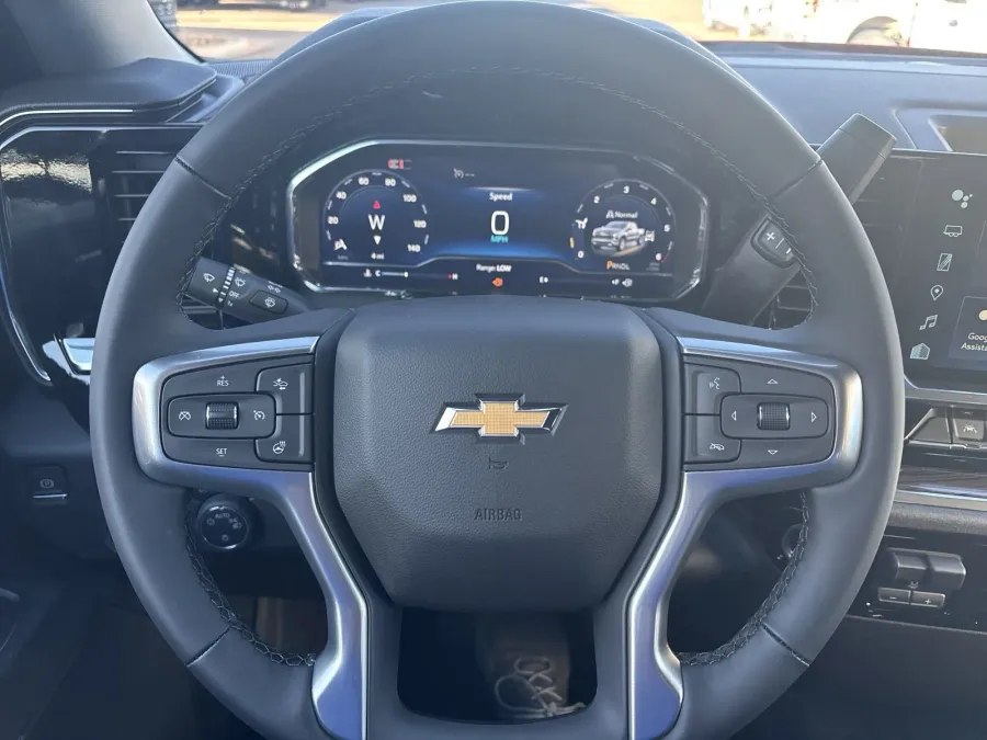 2025 Chevrolet Silverado 1500 LT | Photo 17 of 19