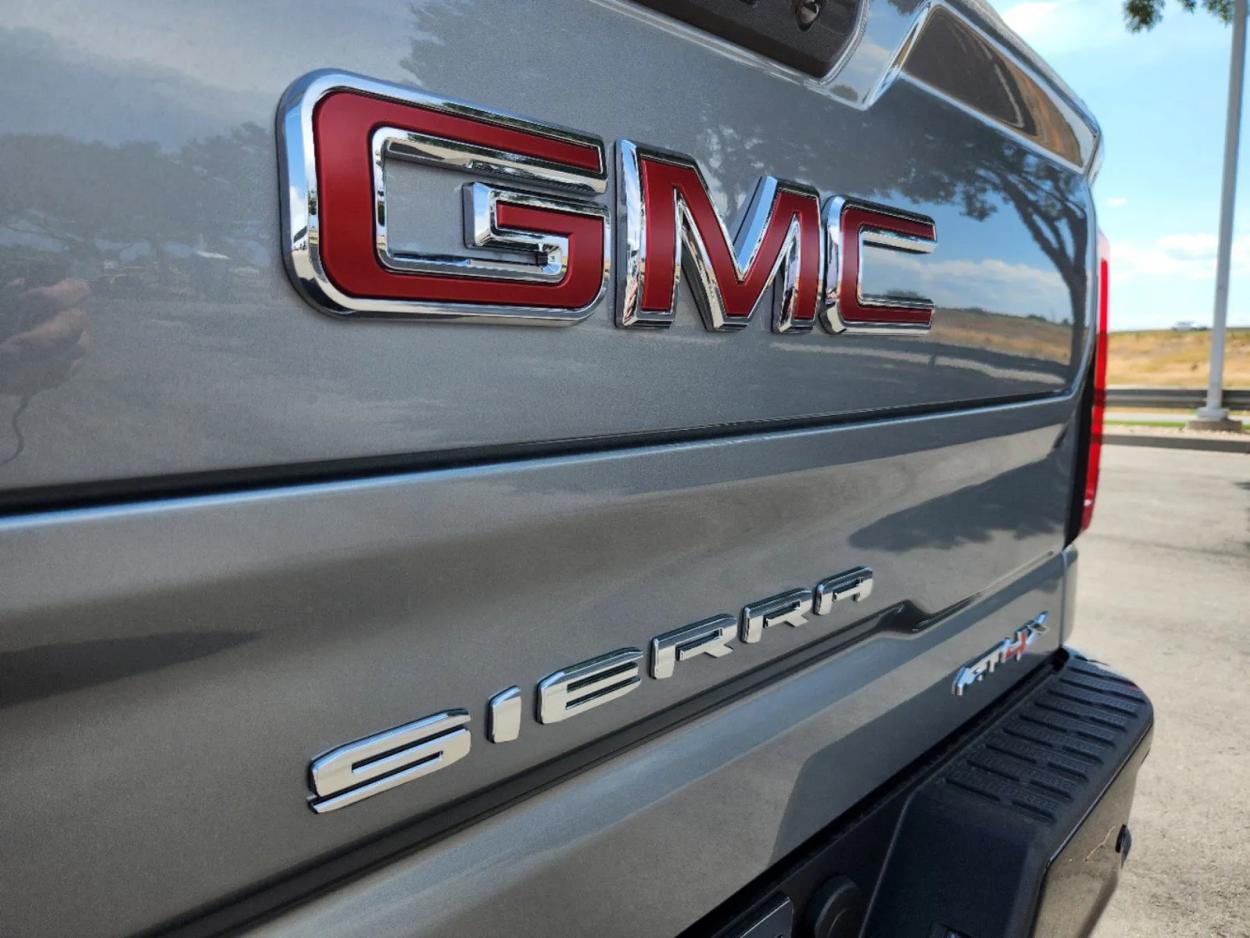 2024 GMC Sierra 1500 AT4X | Photo 12 of 28