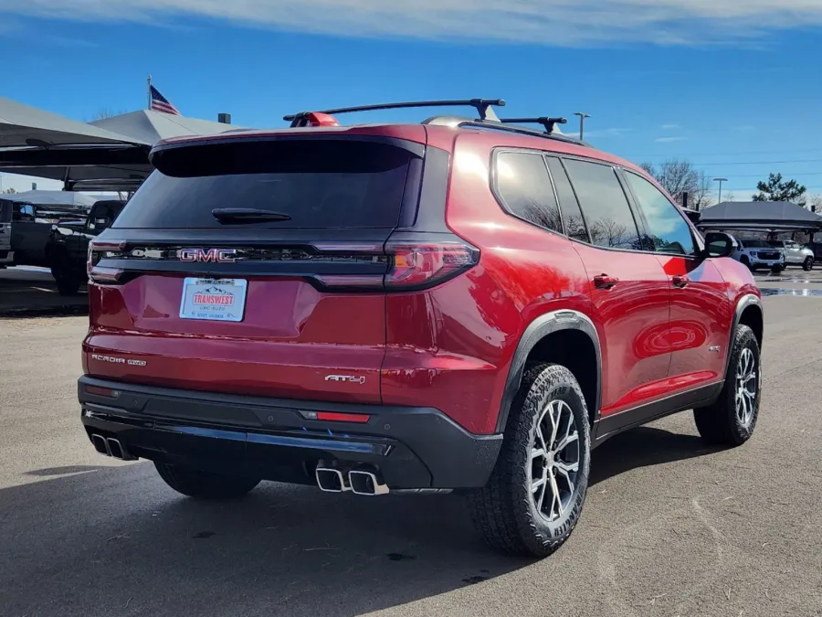 2025 GMC Acadia AWD AT4 | Photo 2 of 32