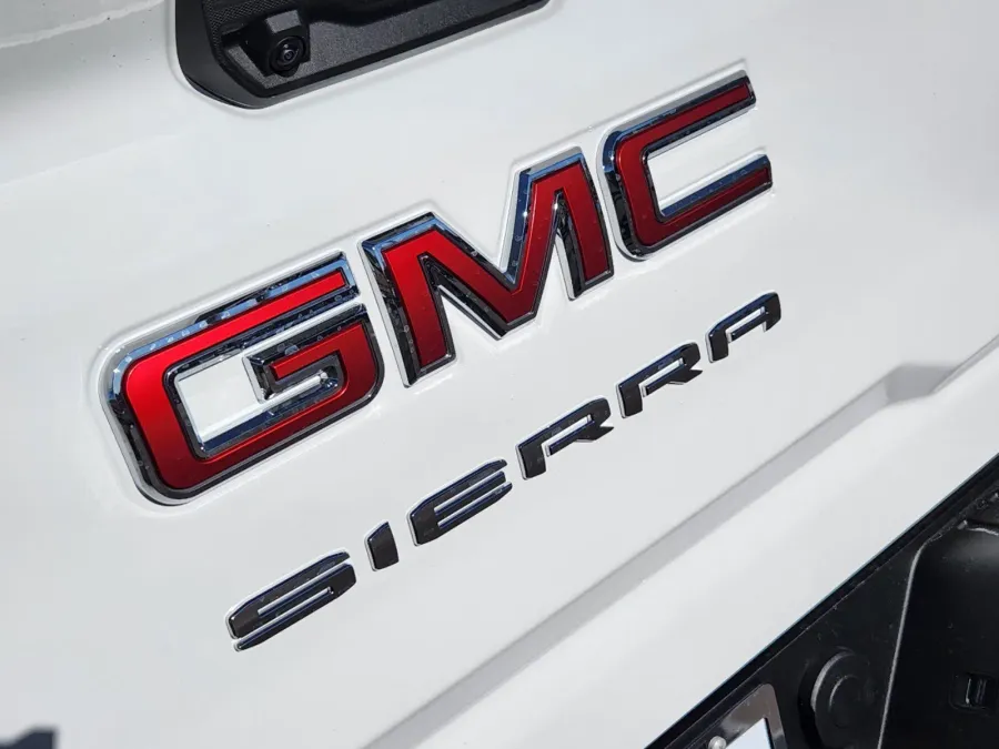 2025 GMC Sierra 3500HD Pro | Photo 15 of 29