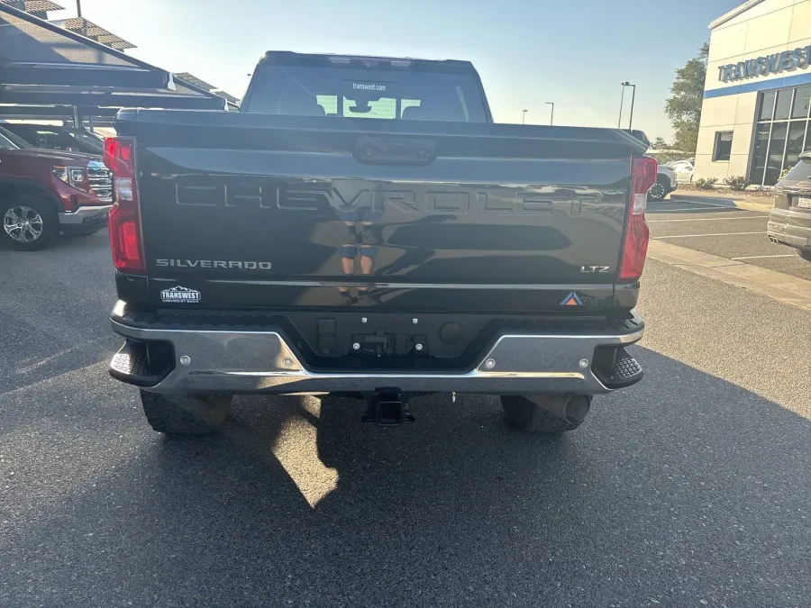 2020 Chevrolet Silverado 2500HD LTZ | Photo 3 of 22