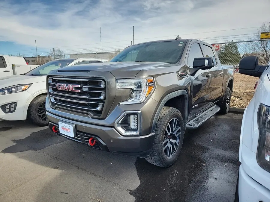 2020 GMC Sierra 1500 AT4 | Photo 2 of 3