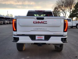 2025 GMC Sierra 3500HD Denali | Thumbnail Photo 11 of 29