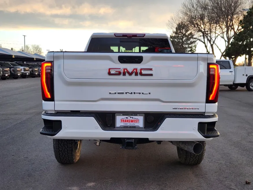 2025 GMC Sierra 3500HD Denali | Photo 11 of 29