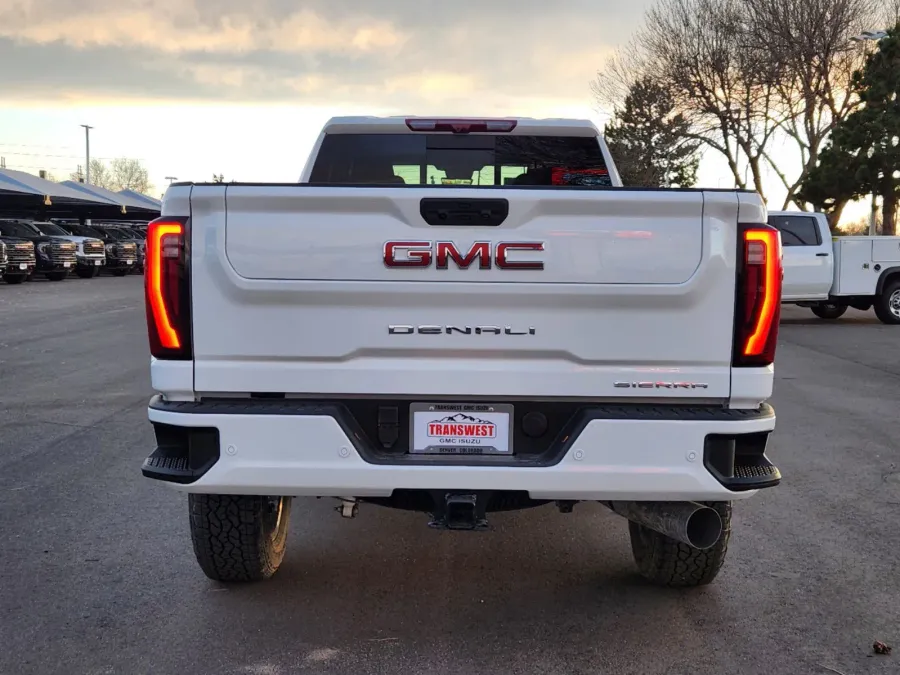 2025 GMC Sierra 3500HD Denali | Photo 11 of 29