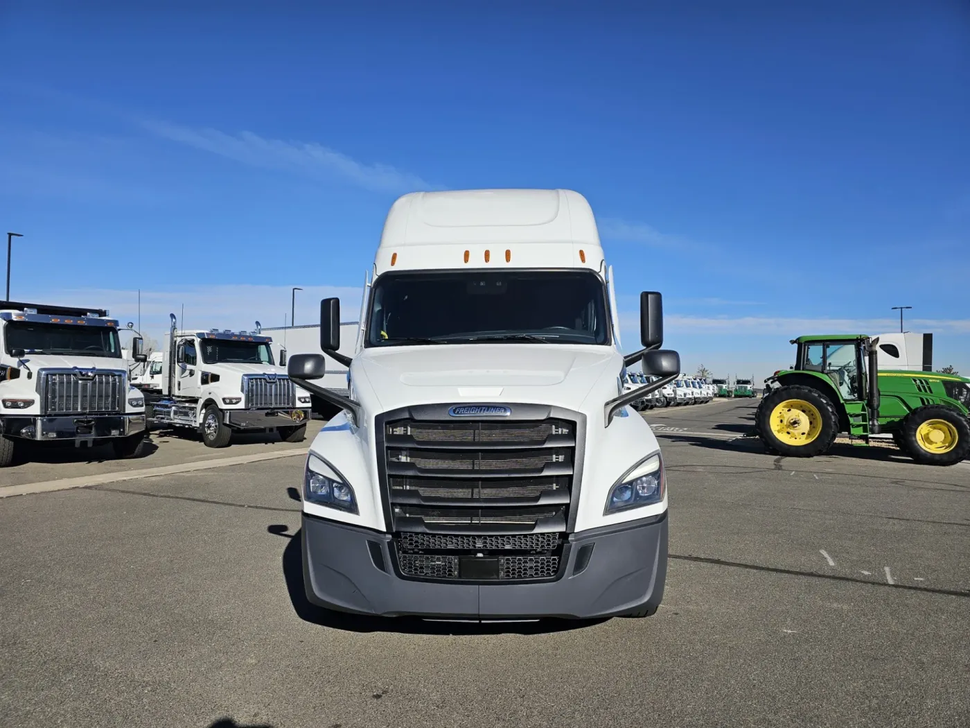 2024 Freightliner Cascadia | Photo 2 of 23