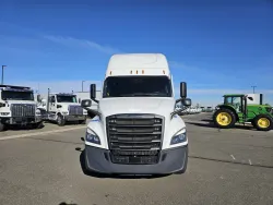 2024 Freightliner Cascadia | Thumbnail Photo 2 of 23