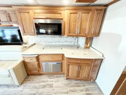 2018 Newmar Ventana 4369 | Thumbnail Photo 11 of 33